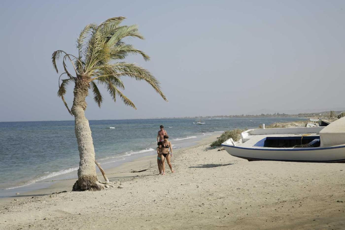 Shams Alam Beach Resort Abū Ghuşūn エクステリア 写真